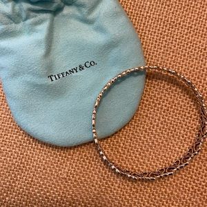 Excellent Tiffany & Co. Paloma Picasso Eternity Continuous Loving Heart Bangle